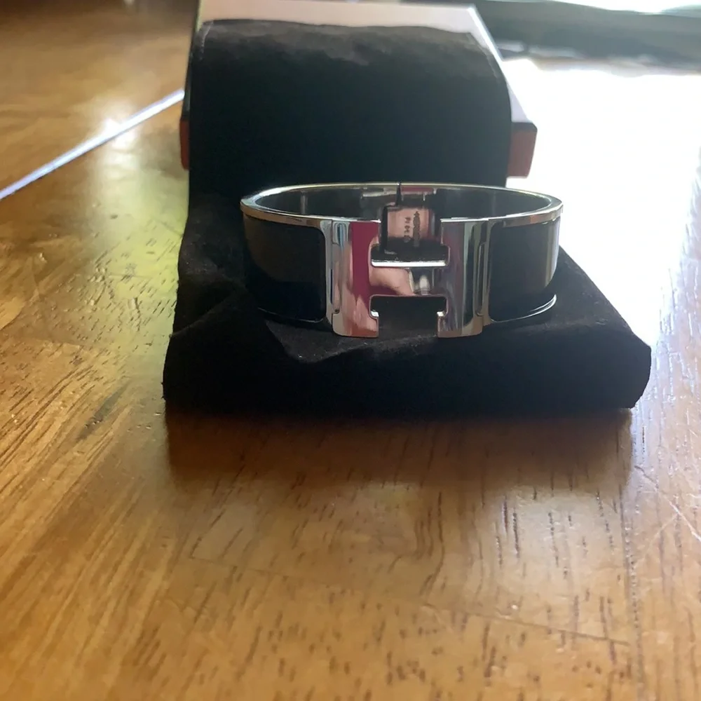 Clic Clac H Bracelet - Picture 3 of 5